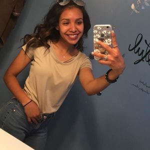 Meet your Posher, Jade